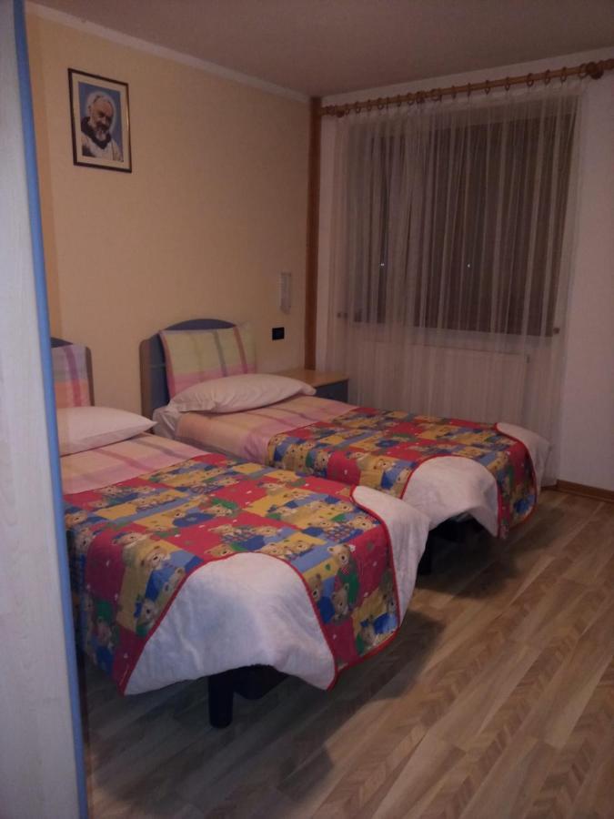 Hotel Genzianella Presenaio Eksteriør billede